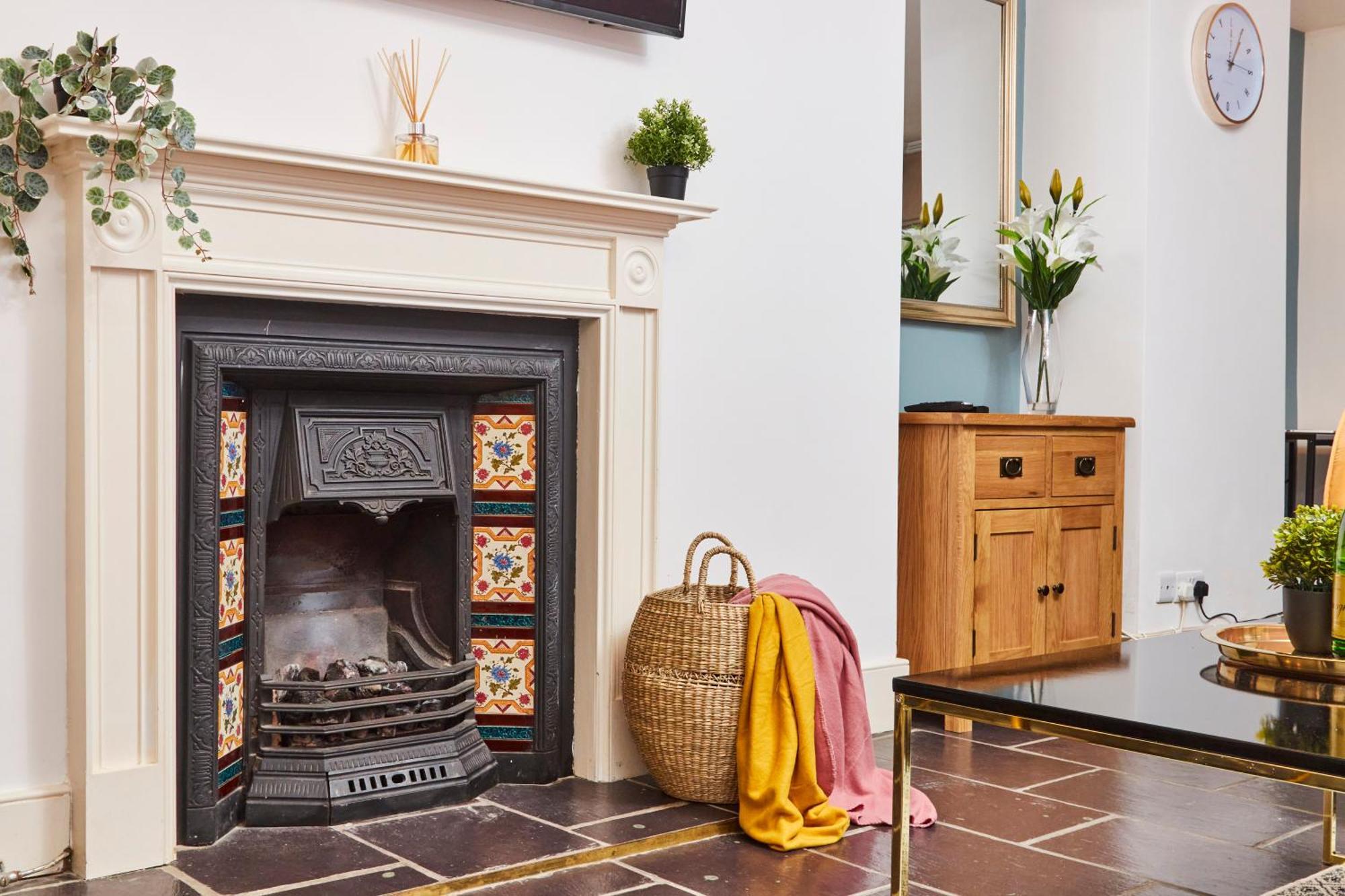 Beautiful 2Bedroom 4 Actual Beds House With Wifi By Purestay Bath Buitenkant foto