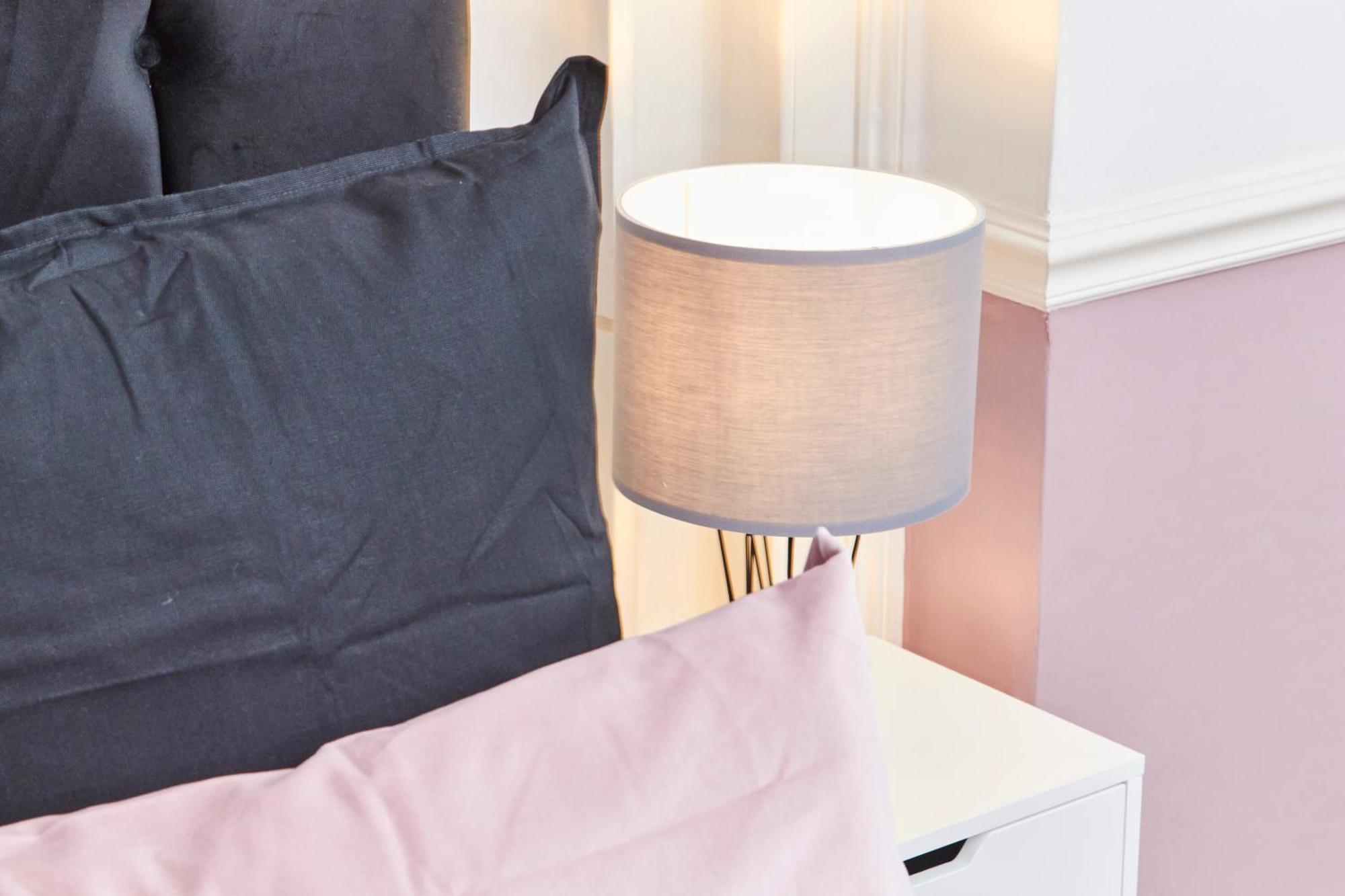 Beautiful 2Bedroom 4 Actual Beds House With Wifi By Purestay Bath Buitenkant foto