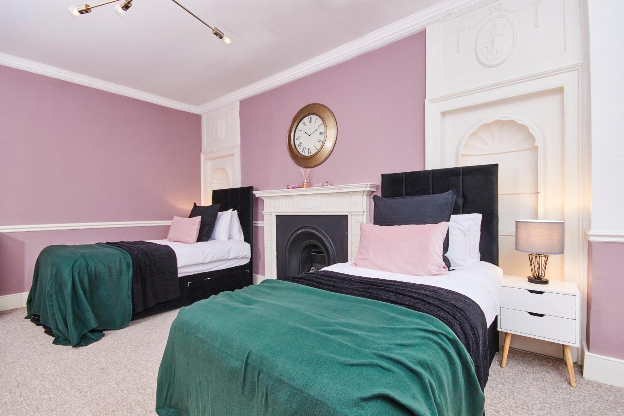 Beautiful 2Bedroom 4 Actual Beds House With Wifi By Purestay Bath Buitenkant foto